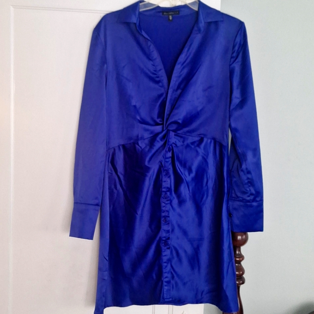 Ever after royal blue silky form fitting dress. Side zipper as well as b…
